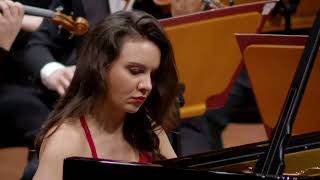 Dmitri Shostakovich - Piano concerto No. 1, op.35 / Kateryna Titova (Piano) Huang Yi (Conductor)