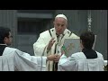 Pope begins Easter Triduum at Vatican without pilgrims