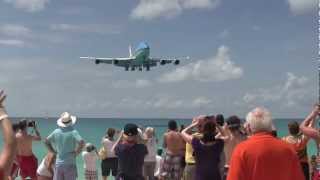 KLM 747 beautiful approach, low landing Maho Beach, St Maartin