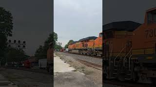 Fantastic Speed \u0026 Superb Blast! Beastly BNSF #6220  led Massively Aggressive NS #283   @rider22