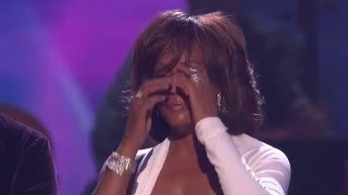 Whitney Houston Wins International Artist - AMA 2009