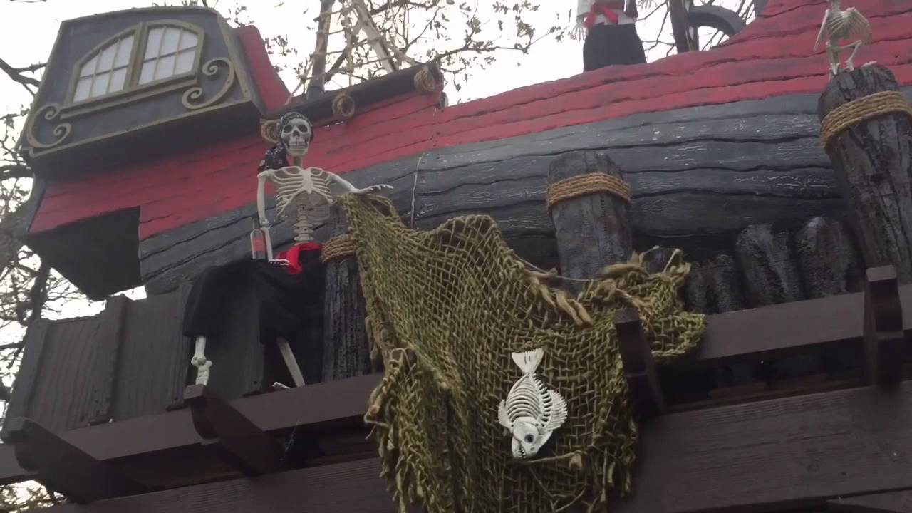 2015 Ultimate Halloween Pirate Ship Display - YouTube