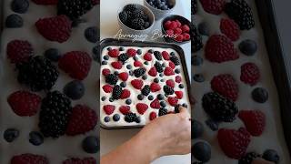 Arranging these colourful berries was so satisfying #berryfloat #berryfloatrecipe #berryiceboxcake