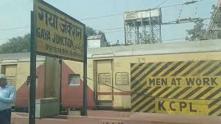 Train Gets Blind-Shunted at Gaya Junction #parallelaction #shunting #blueicfcoach