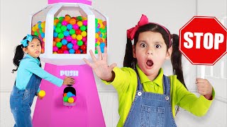 Giant Gumball Machine Toy Swap Adventure: A Lesson on Sharing & Caring