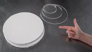 Cake Drum vs Clear Acrylic Cake board [ Cake Decorating For Beginners ]