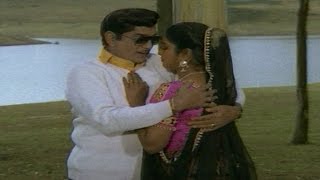 Anubandham Movie || ANR And Raadhika Love Scene || ANR, Sujatha, Karthik || Shalimar Movies