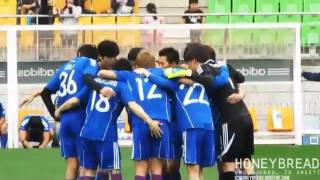 -Funny- 110910 JYJ Junsu Get off a player's hand of his Butt @ FC MEN Soccer MATCH