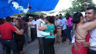 Que chulo se baila en tierra caliente !! Mujeres hermosas del estado de Guerrero,Mexico y Mich