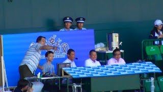 龍谷大平安・原田監督がABC放送席にいた。第99回全国高校野球選手権大会