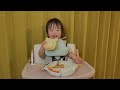 1歳2ヶ月が食パン1枚をまるかじり！後半ばあばの登場にテンション爆あがり｜大食い赤ちゃん｜離乳食