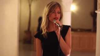 Gatekeeper - Feist (Acoustic Cover by Lydia\u0026Sebastien) Live in Marrakech