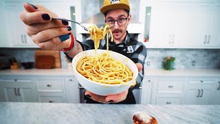 making lazy & easy pasta