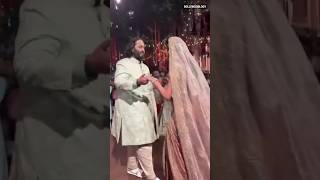 Oh My God...Anant Ambani & Radhika Merchant kitne romantic lag rahi hai?| Bollywoodlogy| Honey Singh