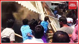 Angry Mob Vandalises Liquor Shop In Tirupur