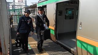 上野東京ライン  女性車掌