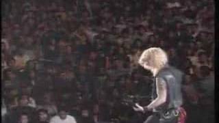 Guns N Roses - Duff McKagan  bass solo