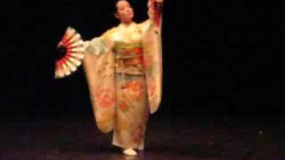 Beautiful Japanese Fan Dance