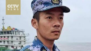 Yangtze tragedy: Navy diver rescues two trapped passengers