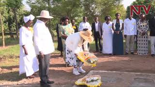 Museveni ne mukyala we bakungubagidde mzee Ochwo Obonyo