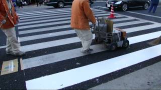 横断歩道白線引き