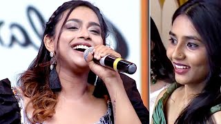 Talented singers Ananya Bhat and Harisankar make the audience awestruck with their Live performance