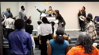 Fire \u0026 Glory!! 🔥🔥🔥 Straight Praise \u0026 Worship! A Move of God’s Spirit @ the Temple! #praisebreak #God