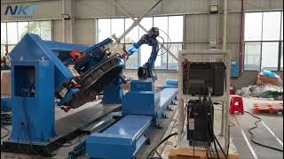 Our positioner and linear track, supporting Yaskawa robot are applied to automated welding.