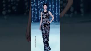 2025 SpringSummer China International Fashion Week New Chinese Style Yunxiang Guan Shumin Model...