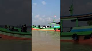 Penyeberangan Kapal Ferry Sebulu #shorts #short #kapalkayu #penyeberangan #kapalferry #travelvlog