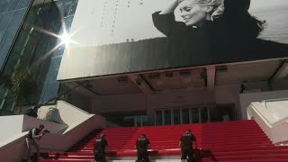 Festival de Cannes : déroulé du tapis rouge sur les marches du Palais des festivals | AFP Images