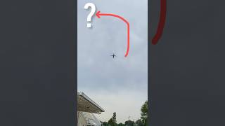 Unbelievable Flight Maneuver: Plane Takes a Sharp 90° Turn on Takeoff!