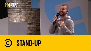 Victor Sarro e o português de Portugal! - Stand Up No Comedy Central