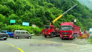 川藏线自驾，经国道318进甘孜，路上雨雾弥漫，二郎山上鸟瞰泸定