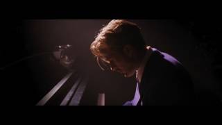 La La Land (2016)-Ryan Gosling playing the theme [full video 1080p]