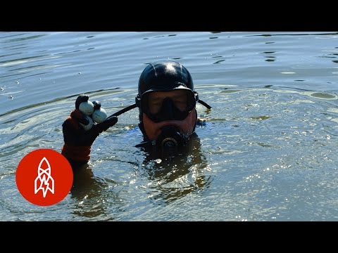 Diving For Golf Balls in America’s Most Famous Water Hazard Diving For Golf Balls in America’s Most Famous Water Hazard