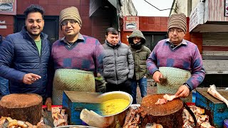 Most Famous Bittu Fish Wala Singhara Fish in Jammu Since 1949 | Jammu Food Tour | Indian Food Talk