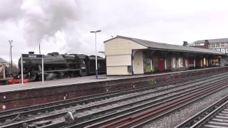 44871 and 45407 through Eastleigh on 16/12/13.