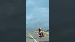 Aaj to gir jata 🥺😭 || duke 200 wheelie😱🔥|| #shorts #trending #viral #stunt #subscribe #like