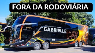 Procurando ônibus fora da rodoviária de Goiânia