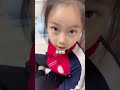 这老板生气归生气，最起码给我们装个袋啊…【小泽妹妹】 搞笑 cutebaby funny 萌娃 万万没想到