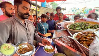 100/- Rs DESI CHOLE CULCHE IN PAKISTAN 😍 BEST CHIKAD CHANA CHOLAY - STREET FOOD DAILY LIFE