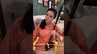 二胡独奏 红楼梦插曲 葬花吟 Erhu solo Ao Mong Tinh Doi, very sad love song #shorts #二胡 #erhu #葬花吟