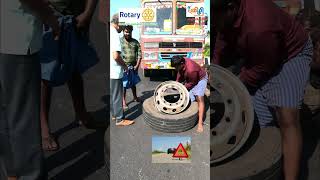 பத்திரமா இருங்கள்,பாதுகாப்பாக இருங்கள் தம்பி #breakdown #traffic #lorry #highway #ride #rotary#india