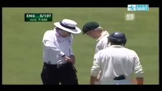 cricket umpire Billy Bowden funney moment
