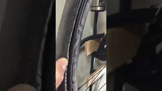 【悲報】クロスバイクのタイヤがパンクしたのでとりあえずマウンテンバイクのホイールをはかせてみた　puncture cross bike tire, replace with the MTB wheel