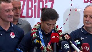 Olimpiyat şampiyonu Busenaz Sürmeneli yurda döndü