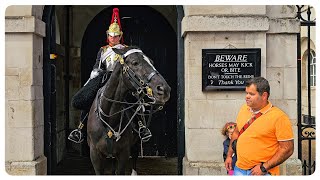 ORMONDE Bites SMUG Tourist Who Interrupted a Kid's Picture!