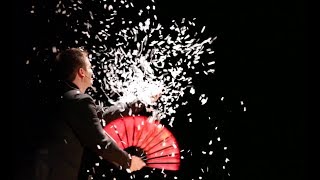 Snowstorm Act - Magician Eric Giliam Live on stage