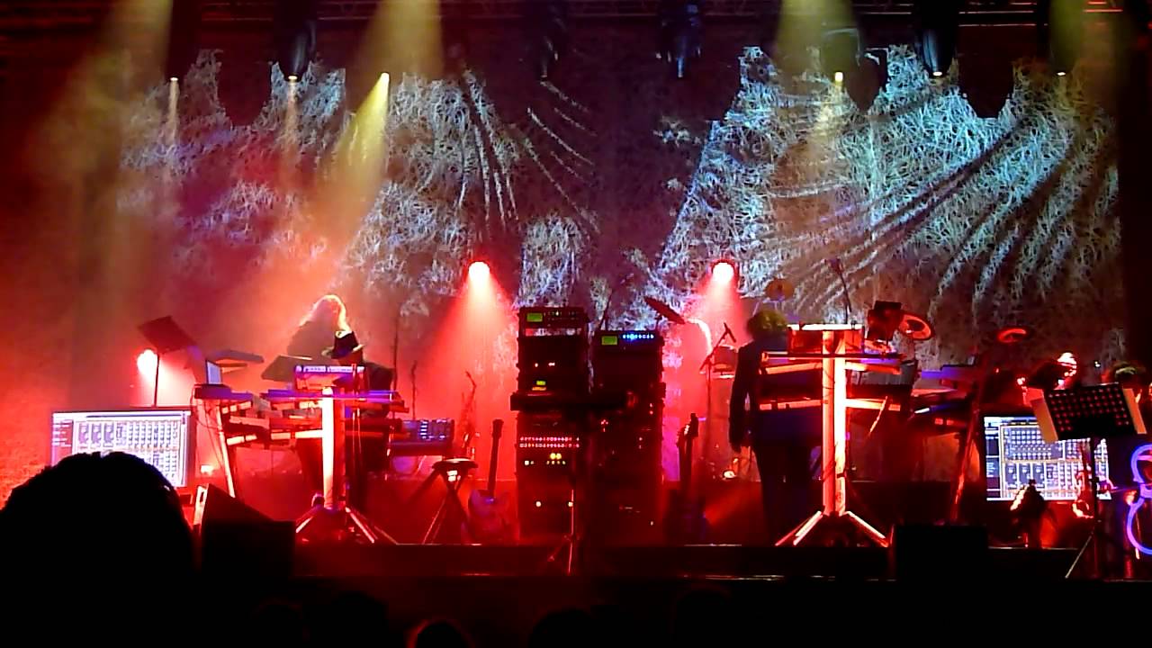 Tangerine Dream - Live Vienna - 'Phaedra' - YouTube